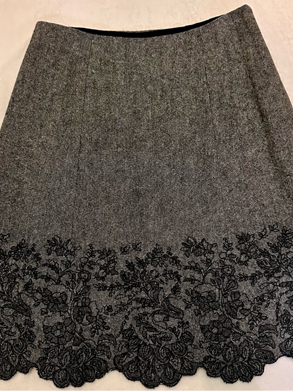 Vintage Ann Taylor Women's Gray Tweed A-Line Skirt with Black Lace Hem size M